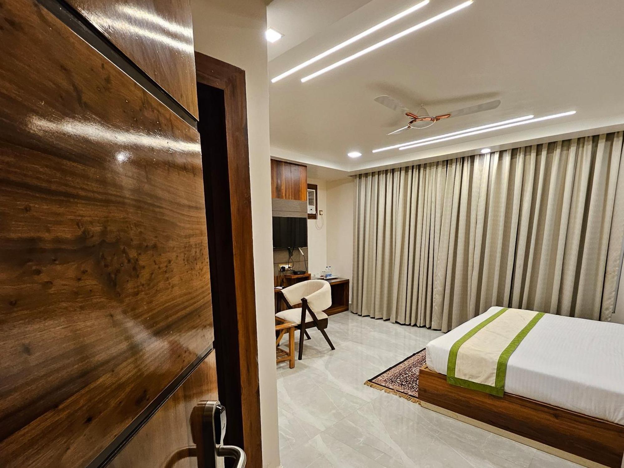 Hotel Maa Laxmi Palace Deoghar Extérieur photo