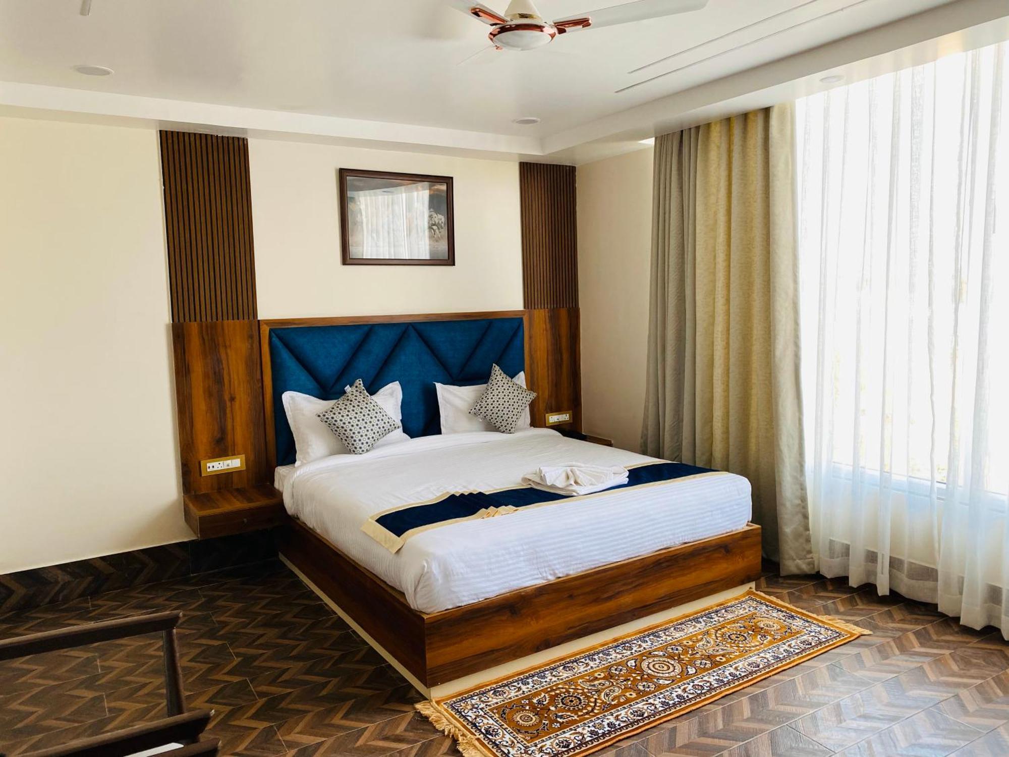 Hotel Maa Laxmi Palace Deoghar Extérieur photo